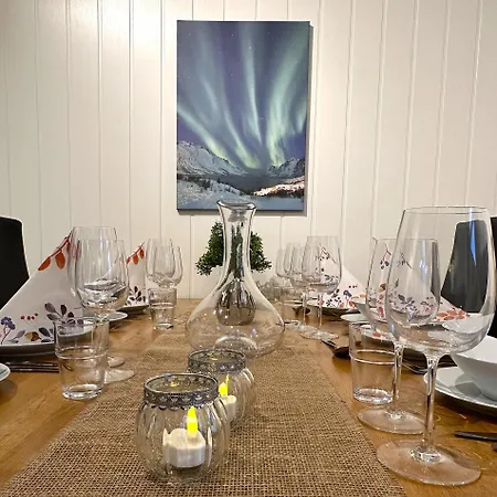 Apartment With 3 Bedrooms And Kitchen - Dorado Tromso