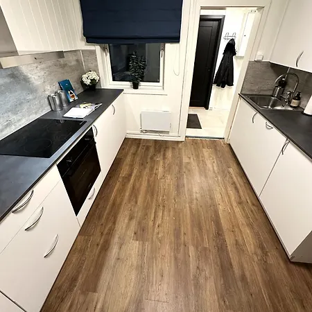 With 3 Bedrooms And Kitchen - Dorado Apartment *