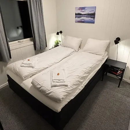 With 3 Bedrooms And Kitchen - Dorado * Tromsø