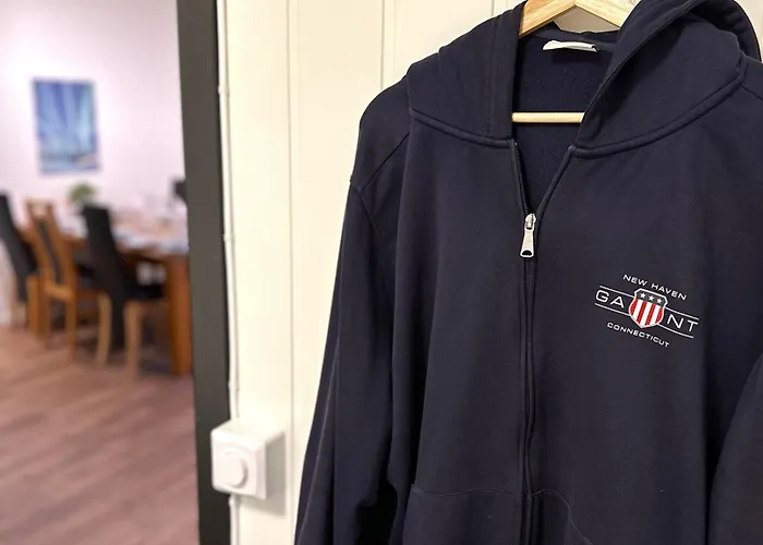 With 3 Bedrooms And Kitchen - Dorado Lägenhet