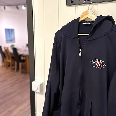 With 3 Bedrooms And Kitchen - Dorado 公寓